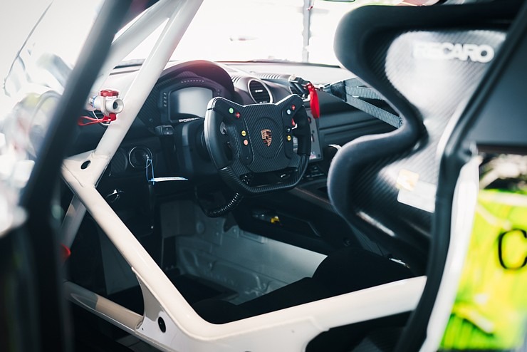«Porsche Latvia Racing Team» piesaka zīmola entuziastiem «Porsche 718 Cayman GT4 RS Clubsport». Foto: Porsche.lv «Porsche Latvia Racing Team» piesaka zīmola entuziastiem «Porsche 718 Cayman GT4 RS Clubsport». Foto: Porsche.lv 355571
