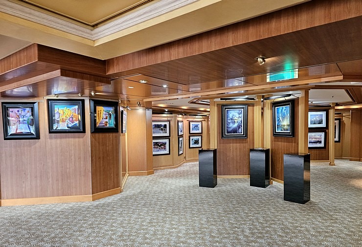 Travelnews.lv iepazīst 294 metrus garo kruīza kuģi «Coral Princess» Rīgas ostā 355612