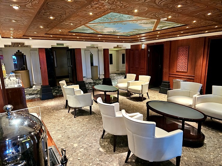 Travelnews.lv iepazīst 294 metrus garo kruīza kuģi «Coral Princess» Rīgas ostā 355637