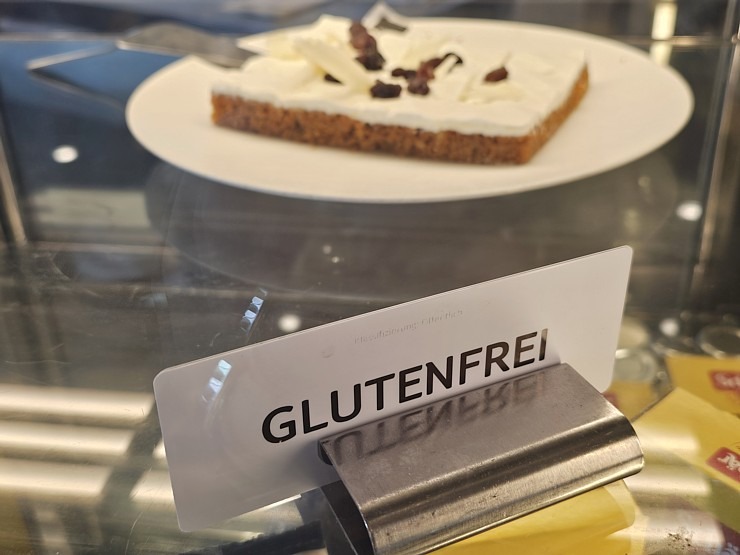 Rīgā ierodas milzīgs kruīza kuģis «Mein Schiff 1», kas pieder pasaules lielākajai tūrisma firmai «TUI» Rīgā ierodas milzīgs kruīza kuģis «Mein Schiff 1», kas pieder pasaules lielākajai tūrisma firmai «TUI» 355714