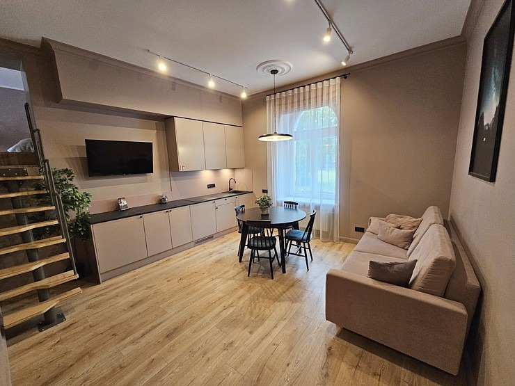 Travelnews.lv Rīgā iepazīst jaunu 4 zvaigžņu apartamentu viesnīcu «Aparthotel Amella» 355781
