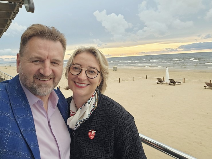 Tūroperators «Coral Travel Latvija» ar vērienu atzimē jūras krastā 3 gadu jubileju Latvijā 355898