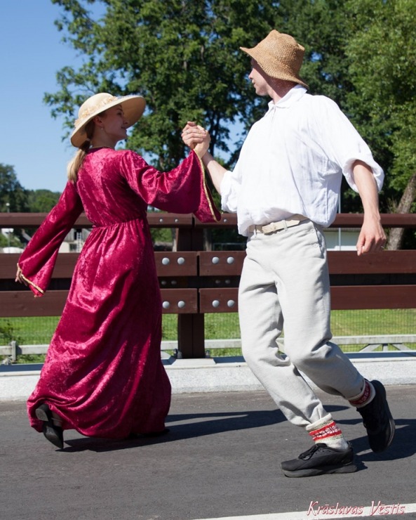 Krāslavā svinīgi atklāts jaunuzbūvētais tilts pār Jouņupeiti. Foto: Jurijs Roga, Kraslavasvestis.lv. Krāslavā svinīgi atklāts jaunuzbūvētais tilts pār Jouņupeiti. Foto: Jurijs Roga, Kraslavasvestis.lv. 356102