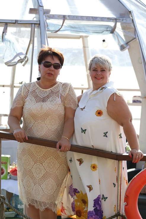 17 gadu jubileju svin Latvijas tūrisma firma «Nikos Travel» uz peldošas terases Lielupē. Foto: Kristiāns Gedus 356365