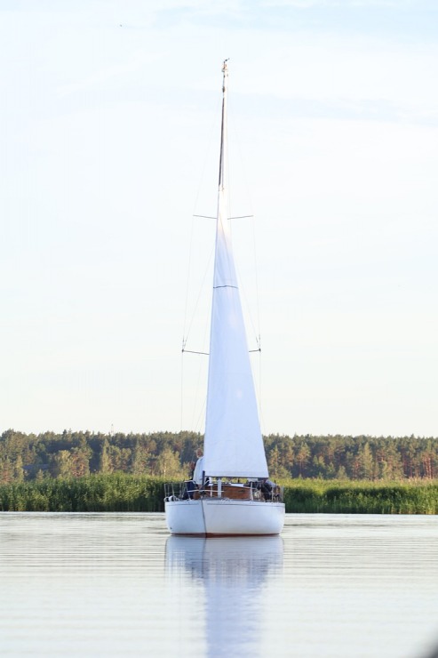 17 gadu jubileju svin Latvijas tūrisma firma «Nikos Travel» uz peldošas terases Lielupē. Foto: Kristiāns Gedus 356371