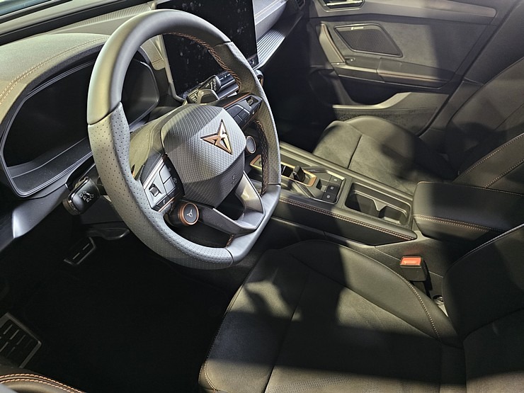Autocentrs «Autobrava» prezentē medijiem jauno 2024.gada «Cupra Formentor» 356606