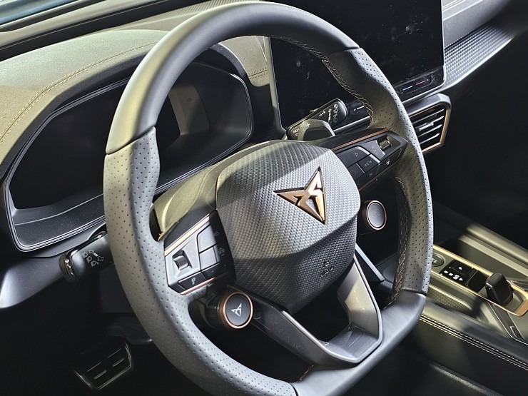Autocentrs «Autobrava» prezentē medijiem jauno 2024.gada «Cupra Formentor» 356608