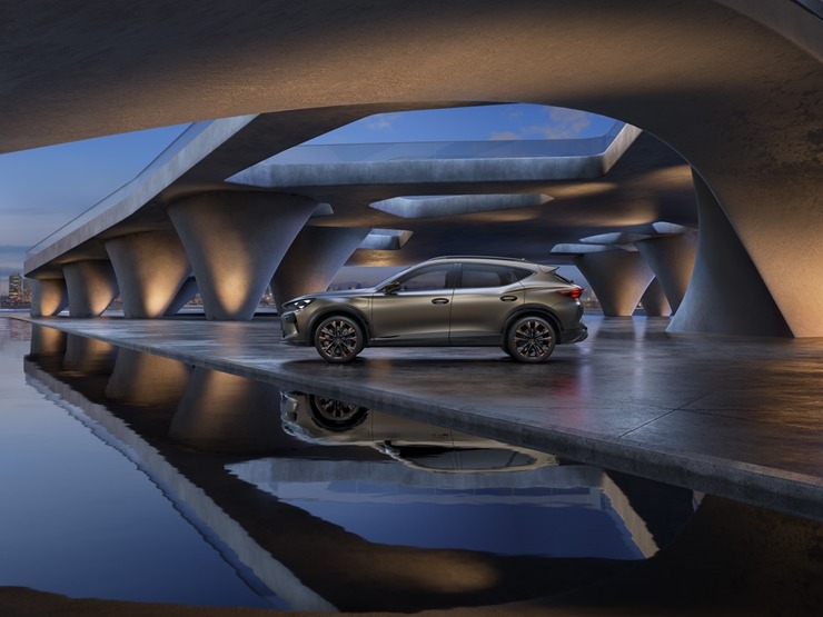 Jaunais «Cupra Formentor» piesaka avangarda dizainu ar modernām tehnoloģijām. Foto: Autobrava.lv Jaunais «Cupra Formentor» piesaka avangarda dizainu ar modernām tehnoloģijām. Foto: Autobrava.lv 356666