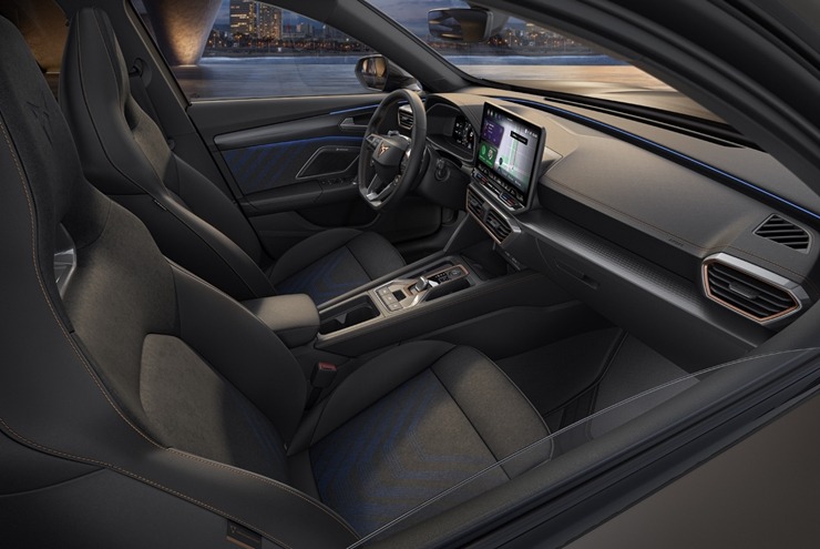 Jaunais «Cupra Formentor» piesaka avangarda dizainu ar modernām tehnoloģijām. Foto: Autobrava.lv Jaunais «Cupra Formentor» piesaka avangarda dizainu ar modernām tehnoloģijām. Foto: Autobrava.lv 356669