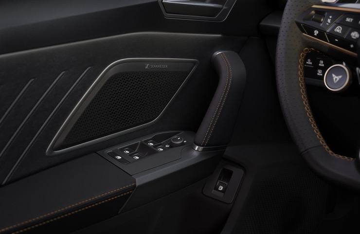 Jaunais «Cupra Formentor» piesaka avangarda dizainu ar modernām tehnoloģijām. Foto: Autobrava.lv Jaunais «Cupra Formentor» piesaka avangarda dizainu ar modernām tehnoloģijām. Foto: Autobrava.lv 356670