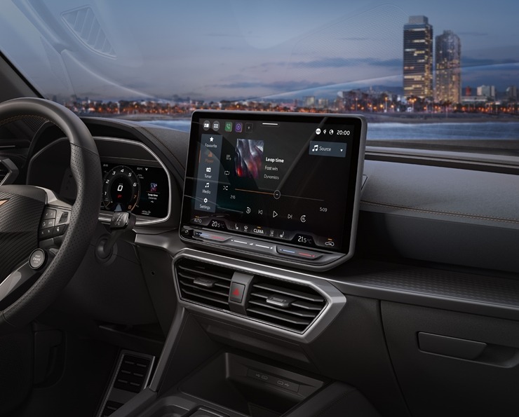 Jaunais «Cupra Formentor» piesaka avangarda dizainu ar modernām tehnoloģijām. Foto: Autobrava.lv Jaunais «Cupra Formentor» piesaka avangarda dizainu ar modernām tehnoloģijām. Foto: Autobrava.lv 356673
