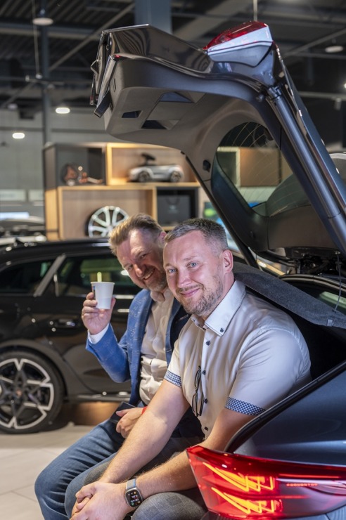 Jaunais «Cupra Formentor» piesaka avangarda dizainu ar modernām tehnoloģijām. Foto: Autobrava.lv Jaunais «Cupra Formentor» piesaka avangarda dizainu ar modernām tehnoloģijām. Foto: Autobrava.lv 356679