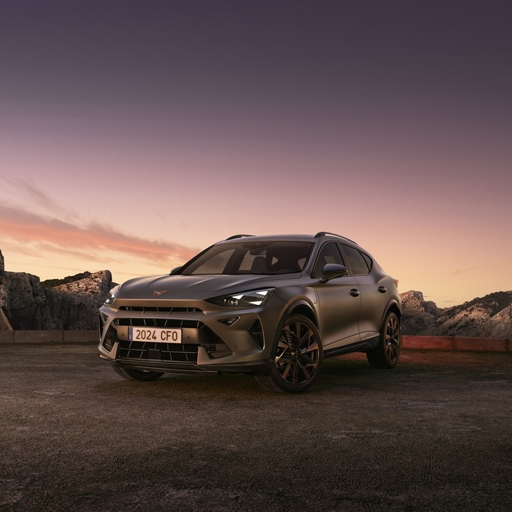 Jaunais «Cupra Formentor» piesaka avangarda dizainu ar modernām tehnoloģijām. Foto: Autobrava.lv Jaunais «Cupra Formentor» piesaka avangarda dizainu ar modernām tehnoloģijām. Foto: Autobrava.lv 356661