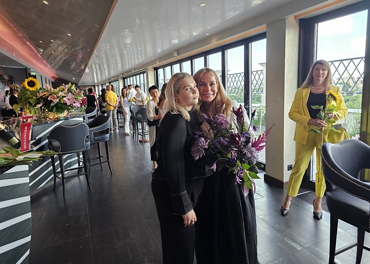 «Grand Hotel Kempinski Riga» atklāj mākslinieces Gundegas Dūdumas jauno izstādi «Uncovering Hidden Gems» «Grand Hotel Kempinski Riga» atklāj mākslinieces Gundegas Dūdumas jauno izstādi «Uncovering Hidden Gems» 356794