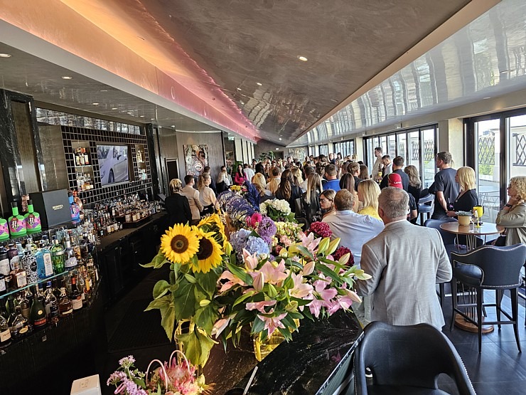 «Grand Hotel Kempinski Riga» atklāj mākslinieces Gundegas Dūdumas jauno izstādi «Uncovering Hidden Gems» «Grand Hotel Kempinski Riga» atklāj mākslinieces Gundegas Dūdumas jauno izstādi «Uncovering Hidden Gems» 356813