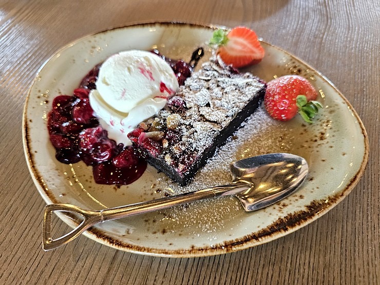 Travelnews.lv izbauda Limbažu novada restorāna «Pernigele» ēdienkarti Jelgavkrastos sadarbībā ar «Europcar Latvija» Travelnews.lv izbauda Limbažu novada restorāna «Pernigele» ēdienkarti Jelgavkrastos sadarbībā ar «Europcar Latvija» 356947