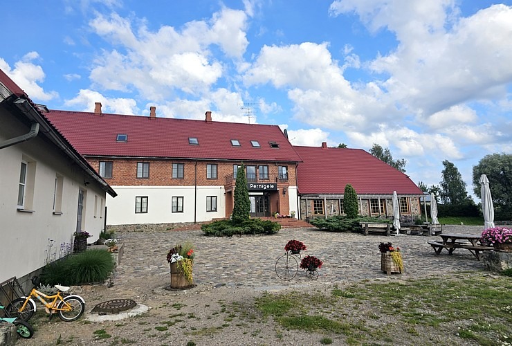 Travelnews.lv izbauda Limbažu novada restorāna «Pernigele» ēdienkarti Jelgavkrastos sadarbībā ar «Europcar Latvija» 356968