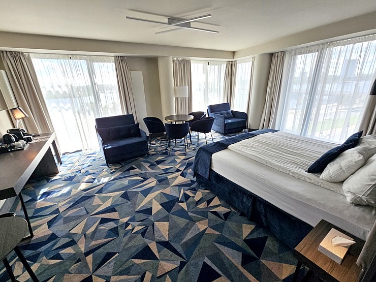 Iepazīstam Vecrīgas 5 zvaigžņu viesnīcas «Wellton Riverside SPA Hotel» piedāvājumu kopā ar ceļojumu konsultantiem Iepazīstam Vecrīgas 5 zvaigžņu viesnīcas «Wellton Riverside SPA Hotel» piedāvājumu kopā ar ceļojumu konsultantiem 356994