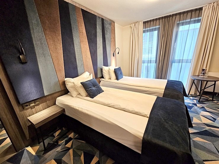 Iepazīstam Vecrīgas 5 zvaigžņu viesnīcas «Wellton Riverside SPA Hotel» piedāvājumu kopā ar ceļojumu konsultantiem Iepazīstam Vecrīgas 5 zvaigžņu viesnīcas «Wellton Riverside SPA Hotel» piedāvājumu kopā ar ceļojumu konsultantiem 357003