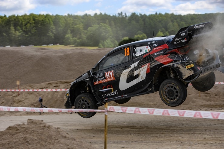 Piedāvājam spilgtākos foto mirkļus no FIA pasaules rallija čempionāta (WRC) debijas Latvijā. Foto: Gatis Smudzis Piedāvājam spilgtākos foto mirkļus no FIA pasaules rallija čempionāta (WRC) debijas Latvijā. Foto: Gatis Smudzis 357029