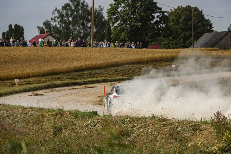 Piedāvājam spilgtākos foto mirkļus no FIA pasaules rallija čempionāta (WRC) debijas Latvijā. Foto: Gatis Smudzis Piedāvājam spilgtākos foto mirkļus no FIA pasaules rallija čempionāta (WRC) debijas Latvijā. Foto: Gatis Smudzis 357032