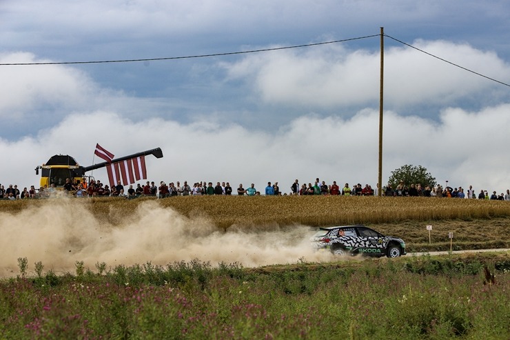 Piedāvājam spilgtākos foto mirkļus no FIA pasaules rallija čempionāta (WRC) debijas Latvijā. Foto: Gatis Smudzis Piedāvājam spilgtākos foto mirkļus no FIA pasaules rallija čempionāta (WRC) debijas Latvijā. Foto: Gatis Smudzis 357034