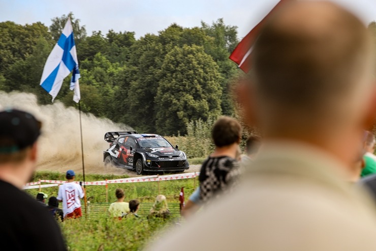 Piedāvājam spilgtākos foto mirkļus no FIA pasaules rallija čempionāta (WRC) debijas Latvijā. Foto: Gatis Smudzis Piedāvājam spilgtākos foto mirkļus no FIA pasaules rallija čempionāta (WRC) debijas Latvijā. Foto: Gatis Smudzis 357035