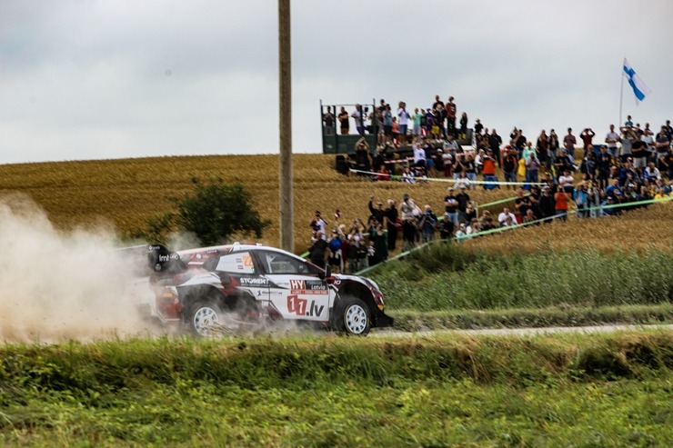 Piedāvājam spilgtākos foto mirkļus no FIA pasaules rallija čempionāta (WRC) debijas Latvijā. Foto: Gatis Smudzis Piedāvājam spilgtākos foto mirkļus no FIA pasaules rallija čempionāta (WRC) debijas Latvijā. Foto: Gatis Smudzis 357036