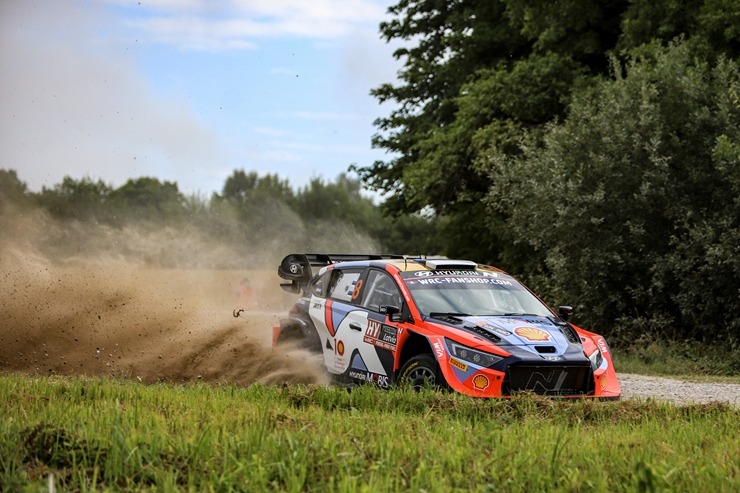 Piedāvājam spilgtākos foto mirkļus no FIA pasaules rallija čempionāta (WRC) debijas Latvijā. Foto: Gatis Smudzis Piedāvājam spilgtākos foto mirkļus no FIA pasaules rallija čempionāta (WRC) debijas Latvijā. Foto: Gatis Smudzis 357038