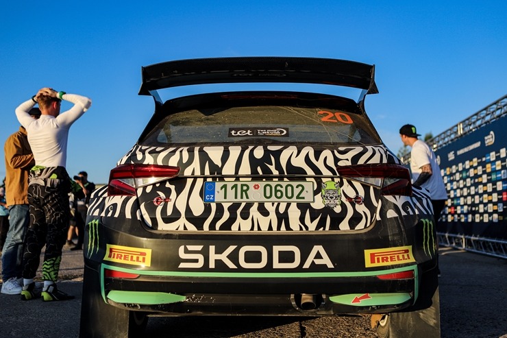 Piedāvājam spilgtākos foto mirkļus no FIA pasaules rallija čempionāta (WRC) debijas Latvijā. Foto: Gatis Smudzis Piedāvājam spilgtākos foto mirkļus no FIA pasaules rallija čempionāta (WRC) debijas Latvijā. Foto: Gatis Smudzis 357043