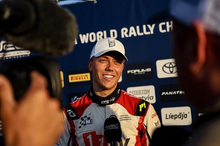Piedāvājam spilgtākos foto mirkļus no FIA pasaules rallija čempionāta (WRC) debijas Latvijā. Foto: Gatis Smudzis Piedāvājam spilgtākos foto mirkļus no FIA pasaules rallija čempionāta (WRC) debijas Latvijā. Foto: Gatis Smudzis 357046