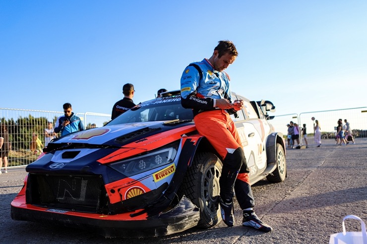 Piedāvājam spilgtākos foto mirkļus no FIA pasaules rallija čempionāta (WRC) debijas Latvijā. Foto: Gatis Smudzis Piedāvājam spilgtākos foto mirkļus no FIA pasaules rallija čempionāta (WRC) debijas Latvijā. Foto: Gatis Smudzis 357053