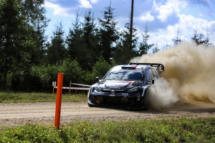 Piedāvājam spilgtākos foto mirkļus no FIA pasaules rallija čempionāta (WRC) debijas Latvijā. Foto: Gatis Smudzis Piedāvājam spilgtākos foto mirkļus no FIA pasaules rallija čempionāta (WRC) debijas Latvijā. Foto: Gatis Smudzis 357059