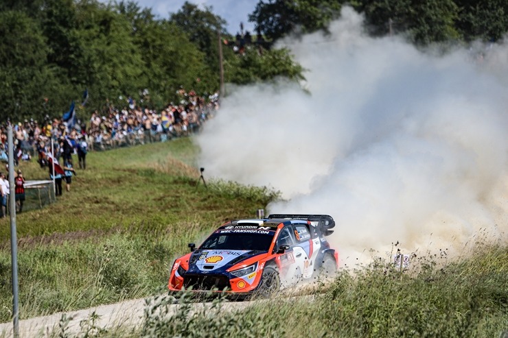 Piedāvājam spilgtākos foto mirkļus no FIA pasaules rallija čempionāta (WRC) debijas Latvijā. Foto: Gatis Smudzis Piedāvājam spilgtākos foto mirkļus no FIA pasaules rallija čempionāta (WRC) debijas Latvijā. Foto: Gatis Smudzis 357068