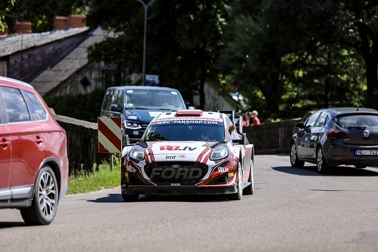 Piedāvājam spilgtākos foto mirkļus no FIA pasaules rallija čempionāta (WRC) debijas Latvijā. Foto: Gatis Smudzis Piedāvājam spilgtākos foto mirkļus no FIA pasaules rallija čempionāta (WRC) debijas Latvijā. Foto: Gatis Smudzis 357070