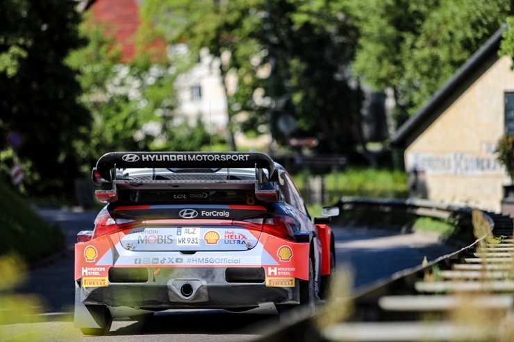 Piedāvājam spilgtākos foto mirkļus no FIA pasaules rallija čempionāta (WRC) debijas Latvijā. Foto: Gatis Smudzis Piedāvājam spilgtākos foto mirkļus no FIA pasaules rallija čempionāta (WRC) debijas Latvijā. Foto: Gatis Smudzis 357071