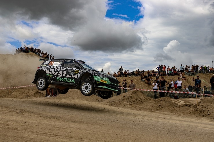 Piedāvājam spilgtākos foto mirkļus no FIA pasaules rallija čempionāta (WRC) debijas Latvijā. Foto: Gatis Smudzis Piedāvājam spilgtākos foto mirkļus no FIA pasaules rallija čempionāta (WRC) debijas Latvijā. Foto: Gatis Smudzis 357024