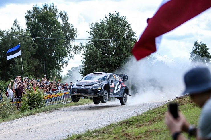 Piedāvājam spilgtākos foto mirkļus no FIA pasaules rallija čempionāta (WRC) debijas Latvijā. Foto: Gatis Smudzis Piedāvājam spilgtākos foto mirkļus no FIA pasaules rallija čempionāta (WRC) debijas Latvijā. Foto: Gatis Smudzis 357079