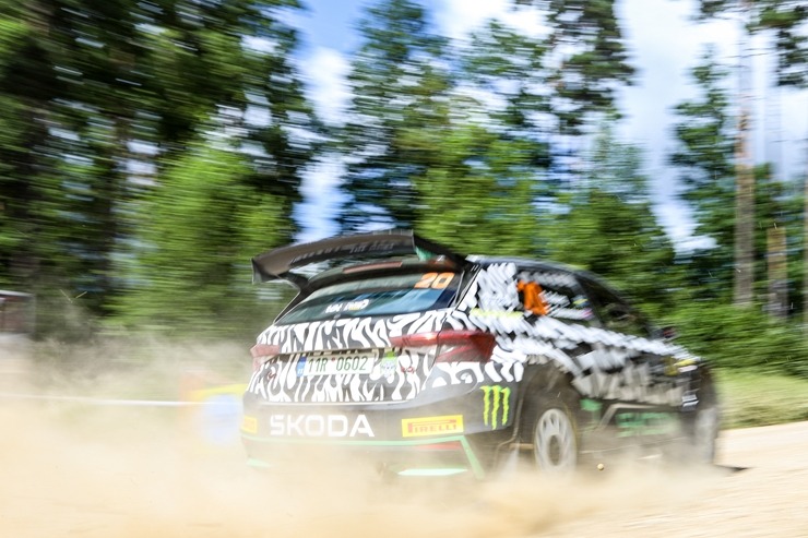 Piedāvājam spilgtākos foto mirkļus no FIA pasaules rallija čempionāta (WRC) debijas Latvijā. Foto: Gatis Smudzis Piedāvājam spilgtākos foto mirkļus no FIA pasaules rallija čempionāta (WRC) debijas Latvijā. Foto: Gatis Smudzis 357081