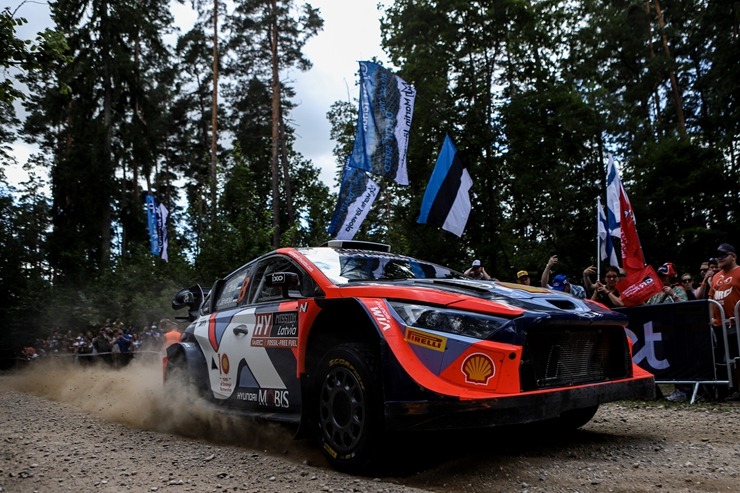 Piedāvājam spilgtākos foto mirkļus no FIA pasaules rallija čempionāta (WRC) debijas Latvijā. Foto: Gatis Smudzis Piedāvājam spilgtākos foto mirkļus no FIA pasaules rallija čempionāta (WRC) debijas Latvijā. Foto: Gatis Smudzis 357084
