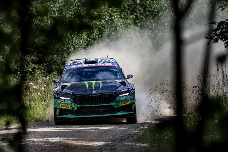 Piedāvājam spilgtākos foto mirkļus no FIA pasaules rallija čempionāta (WRC) debijas Latvijā. Foto: Gatis Smudzis Piedāvājam spilgtākos foto mirkļus no FIA pasaules rallija čempionāta (WRC) debijas Latvijā. Foto: Gatis Smudzis 357087