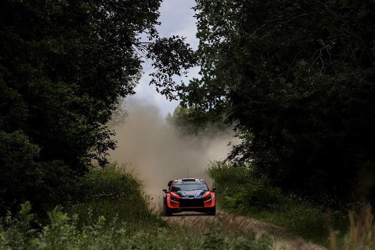 Piedāvājam spilgtākos foto mirkļus no FIA pasaules rallija čempionāta (WRC) debijas Latvijā. Foto: Gatis Smudzis Piedāvājam spilgtākos foto mirkļus no FIA pasaules rallija čempionāta (WRC) debijas Latvijā. Foto: Gatis Smudzis 357090