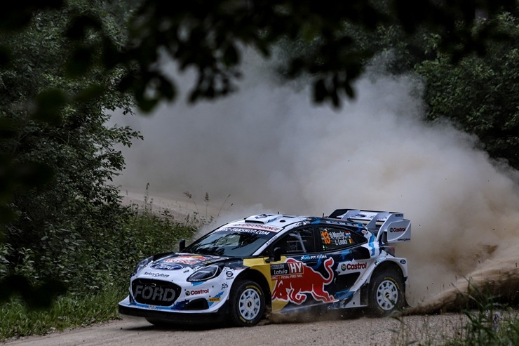 Piedāvājam spilgtākos foto mirkļus no FIA pasaules rallija čempionāta (WRC) debijas Latvijā. Foto: Gatis Smudzis Piedāvājam spilgtākos foto mirkļus no FIA pasaules rallija čempionāta (WRC) debijas Latvijā. Foto: Gatis Smudzis 357091