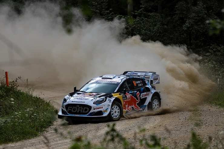 Piedāvājam spilgtākos foto mirkļus no FIA pasaules rallija čempionāta (WRC) debijas Latvijā. Foto: Gatis Smudzis Piedāvājam spilgtākos foto mirkļus no FIA pasaules rallija čempionāta (WRC) debijas Latvijā. Foto: Gatis Smudzis 357092