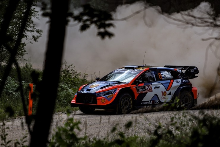 Piedāvājam spilgtākos foto mirkļus no FIA pasaules rallija čempionāta (WRC) debijas Latvijā. Foto: Gatis Smudzis Piedāvājam spilgtākos foto mirkļus no FIA pasaules rallija čempionāta (WRC) debijas Latvijā. Foto: Gatis Smudzis 357093
