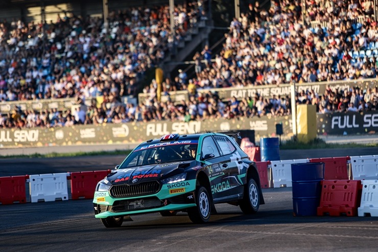 Piedāvājam spilgtākos foto mirkļus no FIA pasaules rallija čempionāta (WRC) debijas Latvijā. Foto: Gatis Smudzis Piedāvājam spilgtākos foto mirkļus no FIA pasaules rallija čempionāta (WRC) debijas Latvijā. Foto: Gatis Smudzis 357097