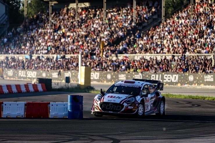Piedāvājam spilgtākos foto mirkļus no FIA pasaules rallija čempionāta (WRC) debijas Latvijā. Foto: Gatis Smudzis Piedāvājam spilgtākos foto mirkļus no FIA pasaules rallija čempionāta (WRC) debijas Latvijā. Foto: Gatis Smudzis 357098