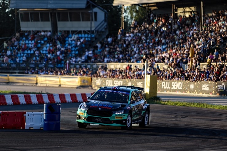 Piedāvājam spilgtākos foto mirkļus no FIA pasaules rallija čempionāta (WRC) debijas Latvijā. Foto: Gatis Smudzis Piedāvājam spilgtākos foto mirkļus no FIA pasaules rallija čempionāta (WRC) debijas Latvijā. Foto: Gatis Smudzis 357099