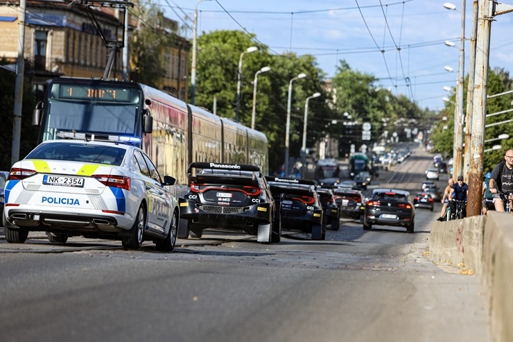 Piedāvājam spilgtākos foto mirkļus no FIA pasaules rallija čempionāta (WRC) debijas Latvijā. Foto: Gatis Smudzis Piedāvājam spilgtākos foto mirkļus no FIA pasaules rallija čempionāta (WRC) debijas Latvijā. Foto: Gatis Smudzis 357105