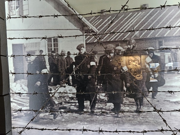 Salaspils memoriāls ir nozīmīgs starptautiska mēroga objekts, kuru mums nemanāmi apmeklē daudzi ārvalstu tūristi Salaspils memoriāls ir nozīmīgs starptautiska mēroga objekts, kuru mums nemanāmi apmeklē daudzi ārvalstu tūristi 357806